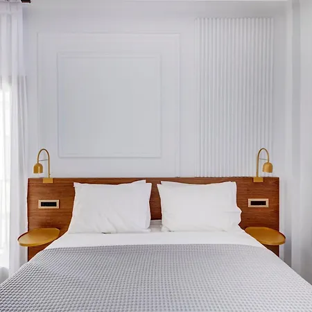 Couette-café Eclectic Syros 3*