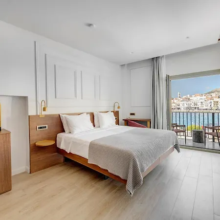 Eclectic Syros Bed & Breakfast