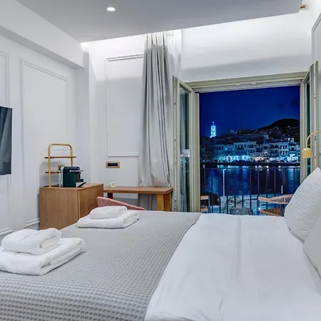 Eclectic Syros Couette-café Ermoúpoli