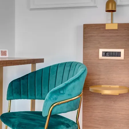 Eclectic Syros Couette-café Ermoúpoli