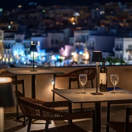 Eclectic Syros Couette-café Ermoúpoli
