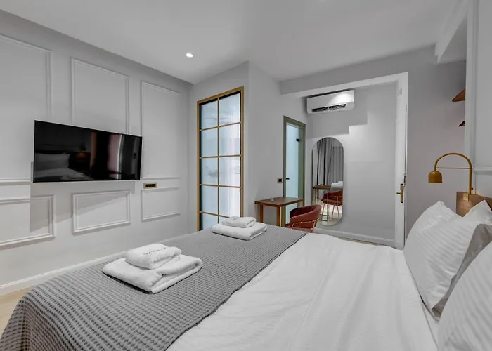 Oda ve Kahvaltı Eclectic Syros Ermoupoli