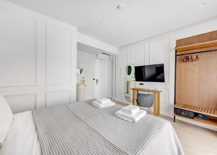 Oda ve Kahvaltı Eclectic Syros Ermoupoli