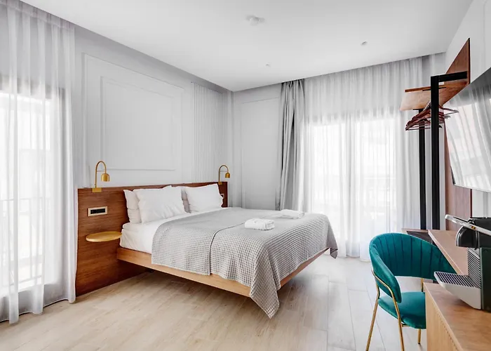 Oda ve Kahvaltı Eclectic Syros 3*