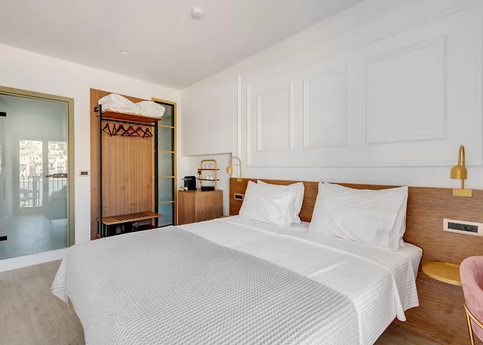 Oda ve Kahvaltı Eclectic Syros Ermoupoli