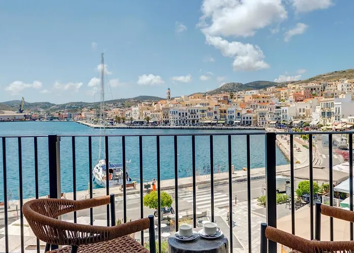 Oda ve Kahvaltı Eclectic Syros