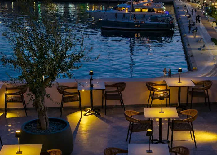 Oda ve Kahvaltı Eclectic Syros 3*